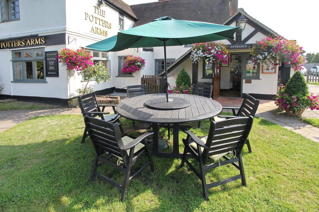 The Potters Arms Hotel อาเมอร์แชม ภายนอก รูปภาพ