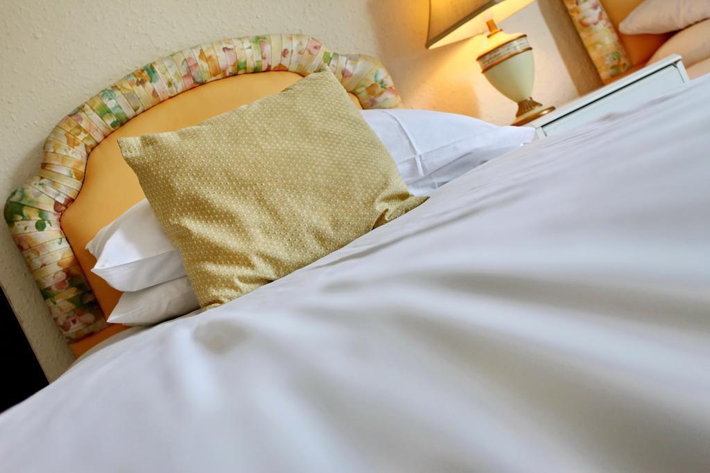 The Potters Arms Hotel อาเมอร์แชม ภายนอก รูปภาพ
